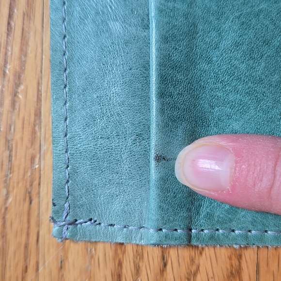 Rough & Tumble Maine Made seafoam green leather long card holder trio wallet - Picture 3 of 7